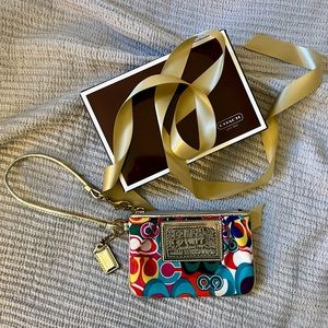 Coach Multicolor Poppy Wristlet & Gold Accents 
New in Box. Ready for gifting. 🎁